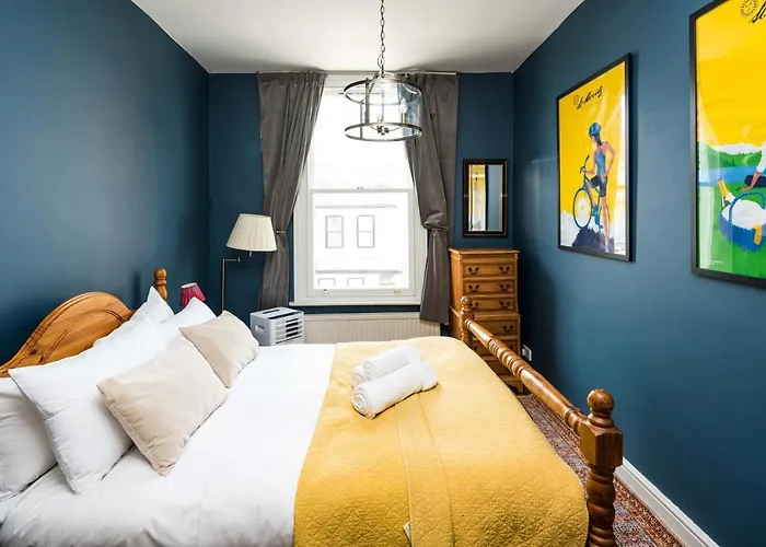 Elegant And Peaceful 2Bd Apt - Barons Court/London
